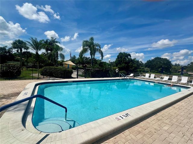 374 OAK HILL DRIVE 37, Sarasota, FL 34232