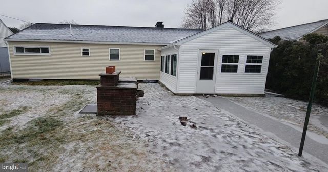 409 E CHESTNUT ST, Cleona, PA 17042