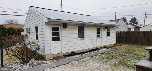 409 E CHESTNUT ST, Cleona, PA 17042