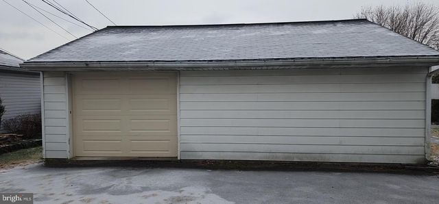 409 E CHESTNUT ST, Cleona, PA 17042