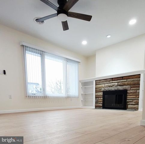 409 E CHESTNUT ST, Cleona, PA 17042