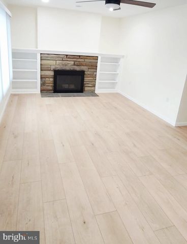 409 E CHESTNUT ST, Cleona, PA 17042