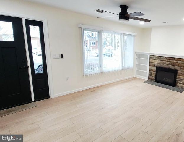 409 E CHESTNUT ST, Cleona, PA 17042