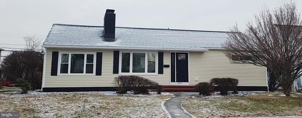 409 E CHESTNUT ST, Cleona, PA 17042