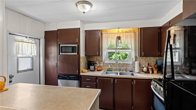 979 Toll Gate Road, Warwick, RI 02886