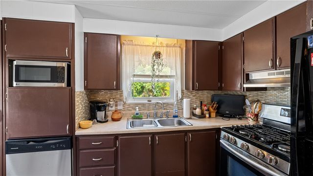 979 Toll Gate Road, Warwick, RI 02886