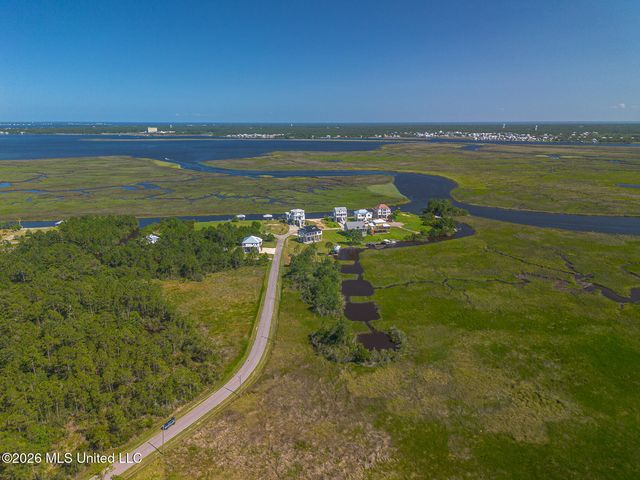 Kalaepohuku Drive, Diamondhead, MS 39525
