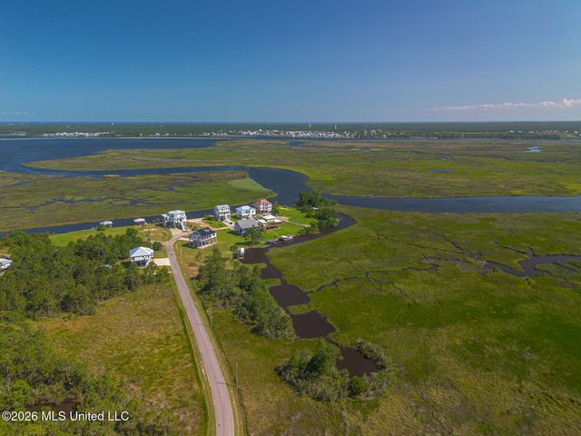 Kalaepohuku Drive, Diamondhead, MS 39525