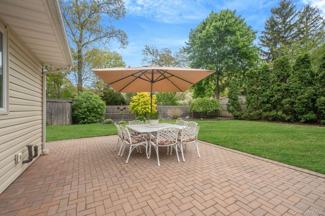 6 Hayden Court, Coram, NY 11727
