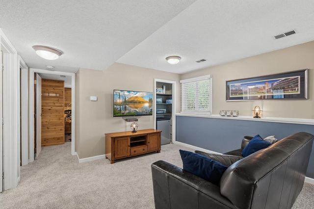 8750 Darnel Road, Eden Prairie, MN 55344