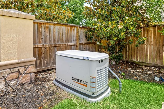 23 Oak Cove Lane, Humble, TX 77346