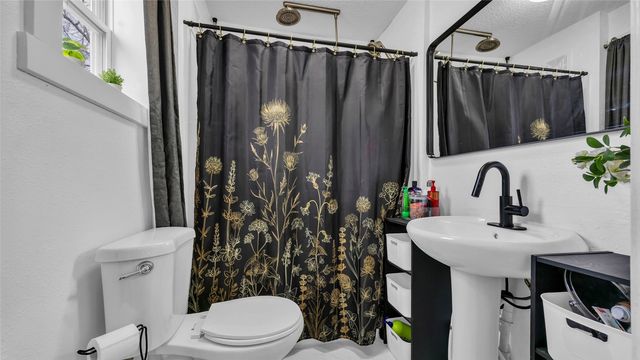 211 Brush Avenue, Urbana, IA 52345