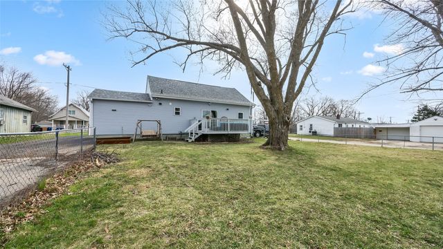 211 Brush Avenue, Urbana, IA 52345