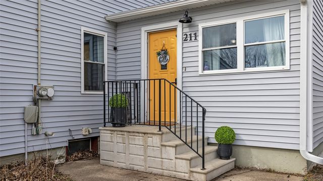 211 Brush Avenue, Urbana, IA 52345
