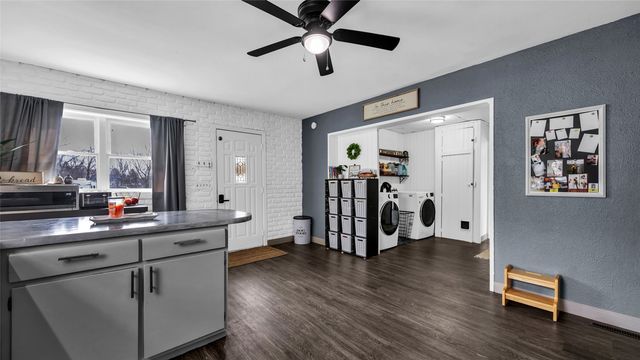 211 Brush Avenue, Urbana, IA 52345