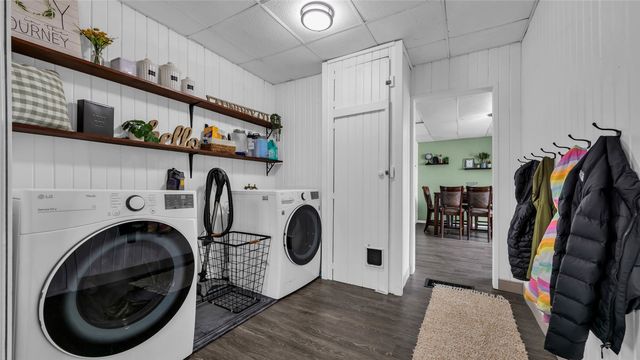 211 Brush Avenue, Urbana, IA 52345