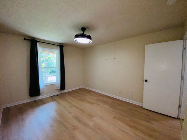 1734 Broadripple Dr, Clarksville, TN 37042