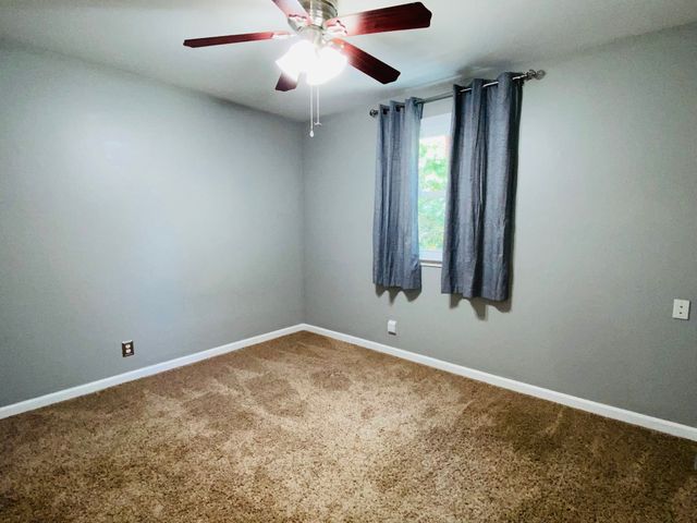 1734 Broadripple Dr, Clarksville, TN 37042
