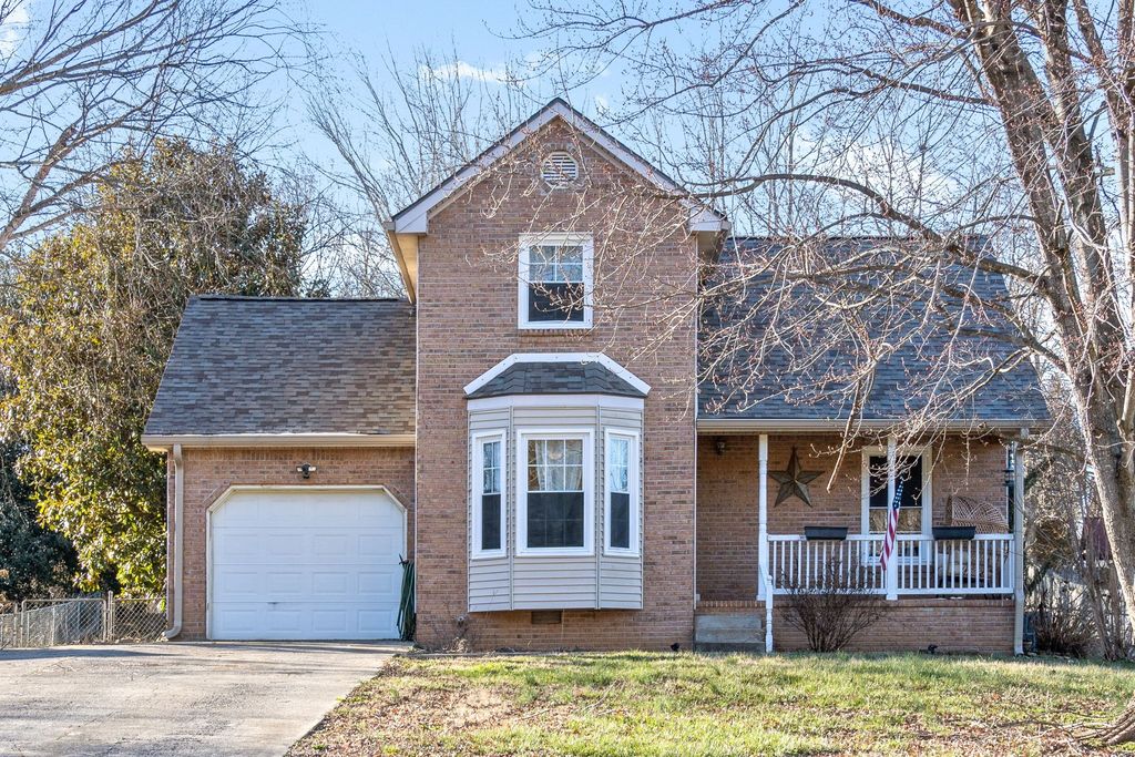 1734 Broadripple Dr, Clarksville, TN 37042