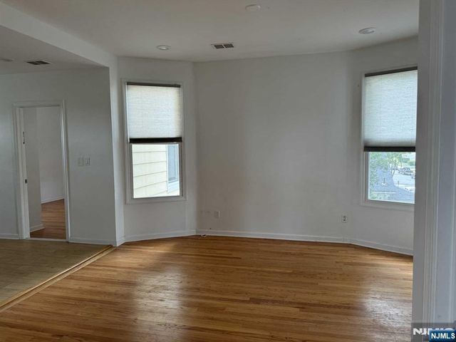143 W 2nd Street 2, Clifton, NJ 07011