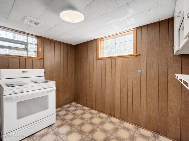 5403 S Lotus Avenue, Chicago, IL 60638
