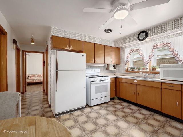 5403 S Lotus Avenue, Chicago, IL 60638