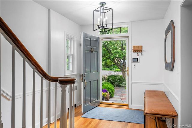 49 Eton Road, Larchmont, NY 10538