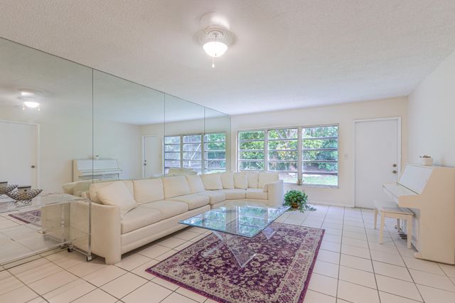 9185 Flynn Circle 3, Boca Raton, FL 33496