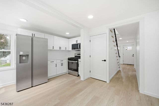 222 Main St, Newton Town, NJ 07860