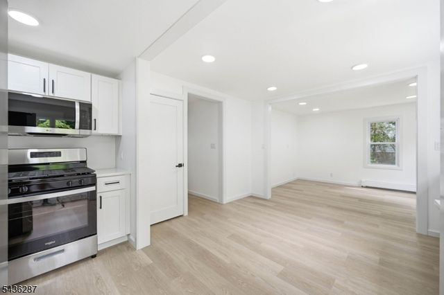 222 Main St, Newton Town, NJ 07860