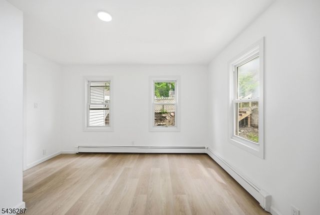 222 Main St, Newton Town, NJ 07860
