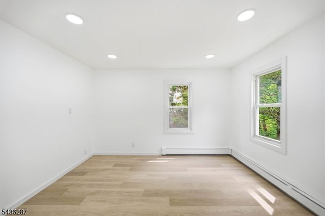 222 Main St, Newton Town, NJ 07860