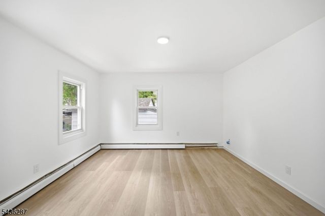 222 Main St, Newton Town, NJ 07860