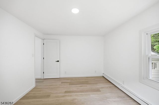 222 Main St, Newton Town, NJ 07860