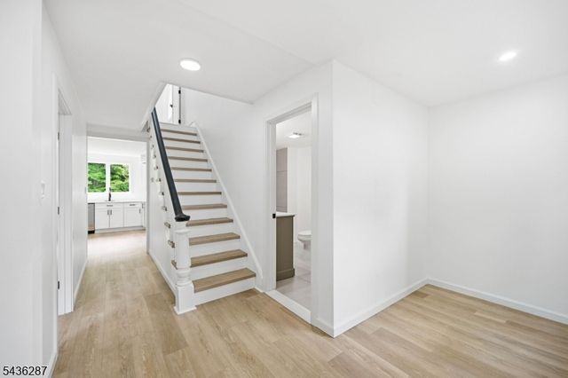222 Main St, Newton Town, NJ 07860