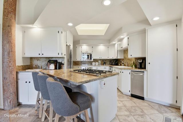 4730 Woodcliff Ct, Santa Rosa, CA 95405