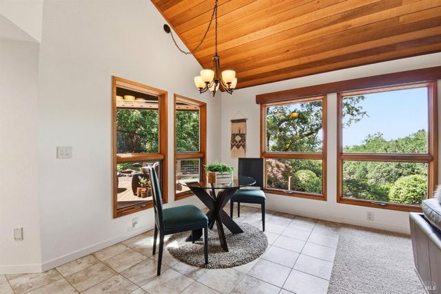 4730 Woodcliff Ct, Santa Rosa, CA 95405