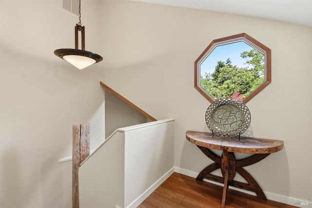 4730 Woodcliff Ct, Santa Rosa, CA 95405