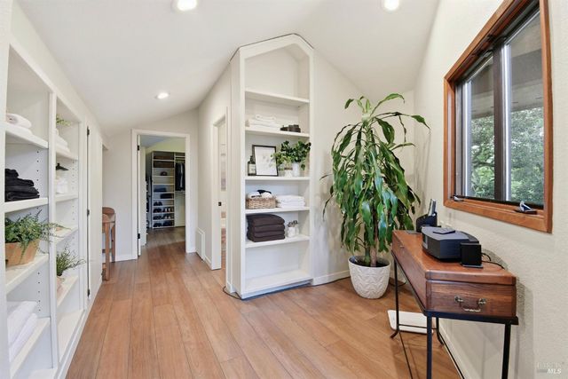 4730 Woodcliff Ct, Santa Rosa, CA 95405