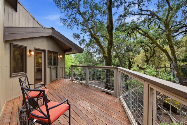 4730 Woodcliff Ct, Santa Rosa, CA 95405