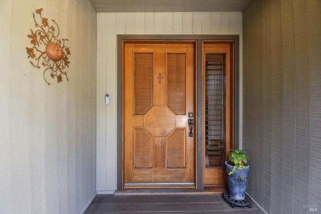 4730 Woodcliff Ct, Santa Rosa, CA 95405