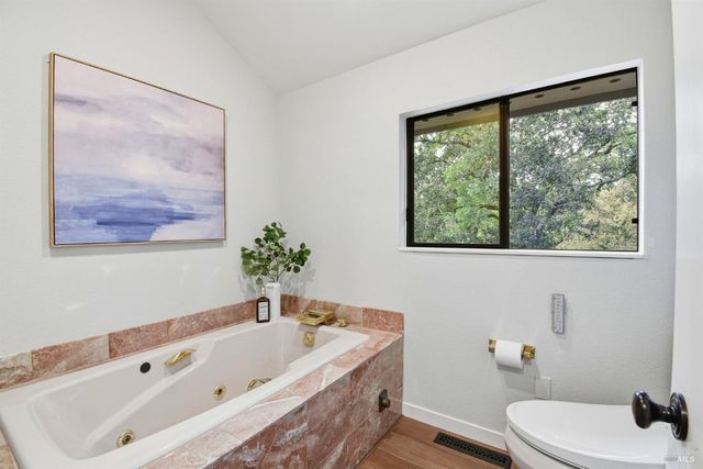 4730 Woodcliff Ct, Santa Rosa, CA 95405