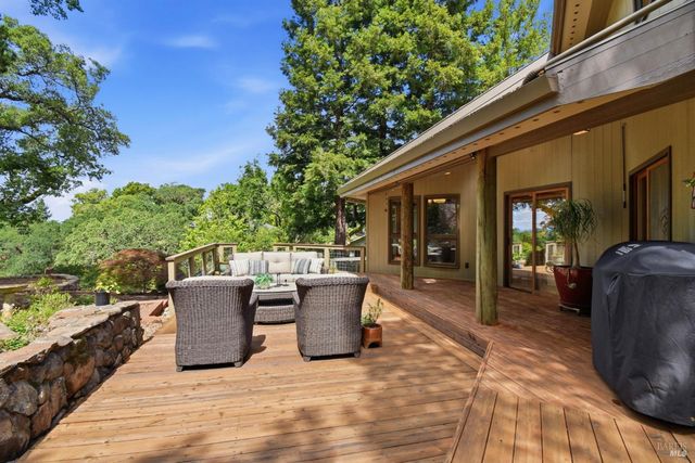 4730 Woodcliff Ct, Santa Rosa, CA 95405