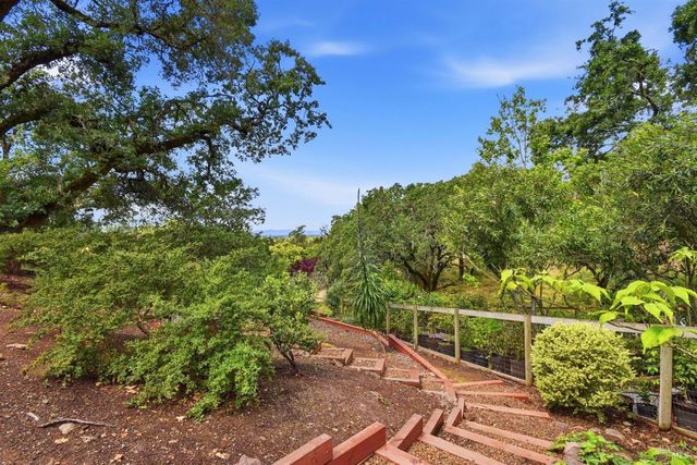 4730 Woodcliff Ct, Santa Rosa, CA 95405