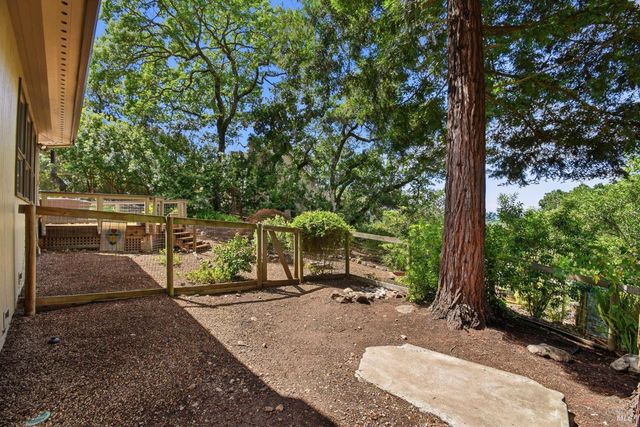 4730 Woodcliff Ct, Santa Rosa, CA 95405