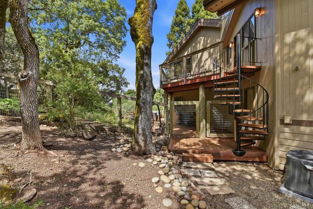 4730 Woodcliff Ct, Santa Rosa, CA 95405