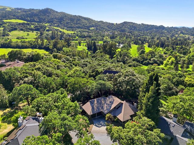 4730 Woodcliff Ct, Santa Rosa, CA 95405