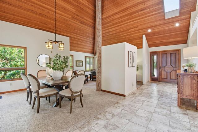 4730 Woodcliff Ct, Santa Rosa, CA 95405