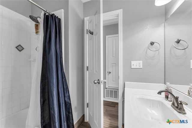 7 Market Loop, Morgans Point Resort, TX 76513