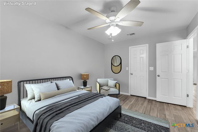 7 Market Loop, Morgans Point Resort, TX 76513